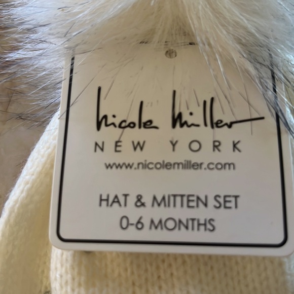 Nicole Miller Ivory Scallop Knit Hat & Mitten Set With Rhinestones 0 to 6 Months - Picture 5 of 8